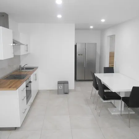 דירה Stuttgarter City Ferienwohnung שטוטגרט